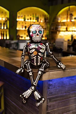 Erikoisilmapallot|Halloween>Anagram International Inc, 7700 Anagram Drive, MN 55344-7307, USA, http://www.anagramballoons.com/ Day of the Dead luuranko ilmalla täytettävä foliopallo