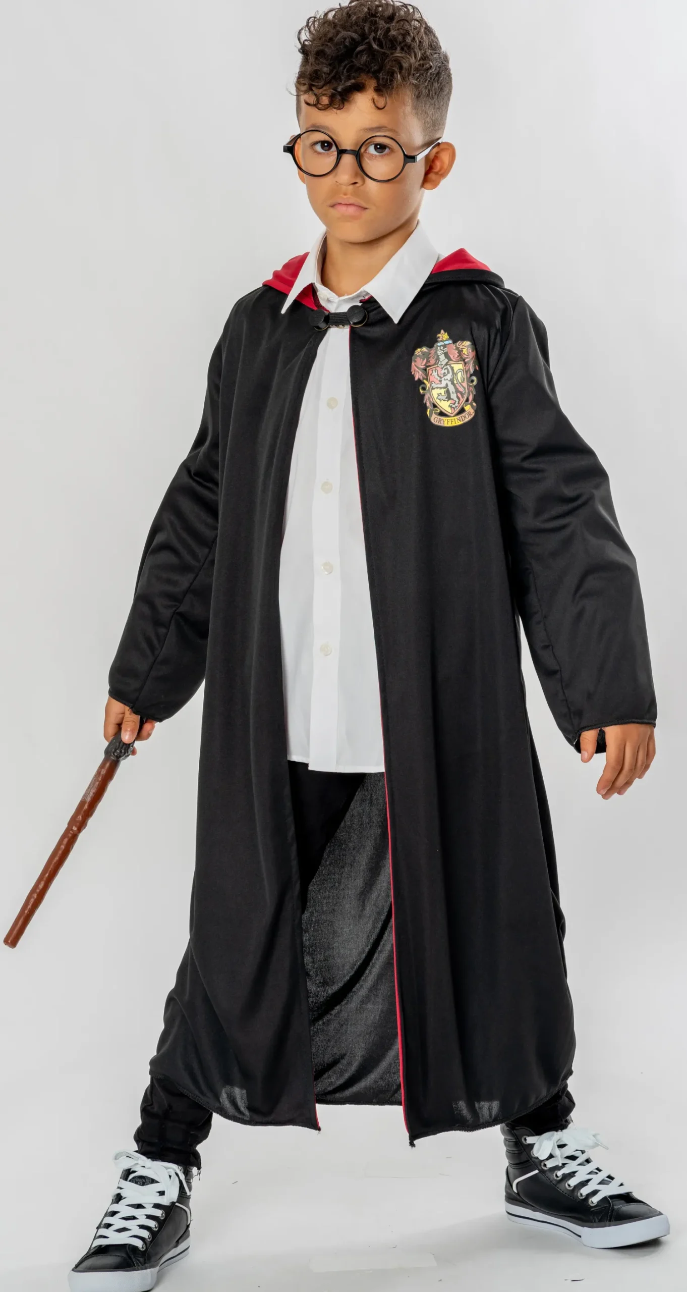 Pääsiäinen|Lasten Naamiaisasut>Rubies Netherlands b.v., Heldenseweg 25A, 6086 PD Neer, www.rubies.com Harry Potter asusetti; kaapu, lasit ja taikasauva
