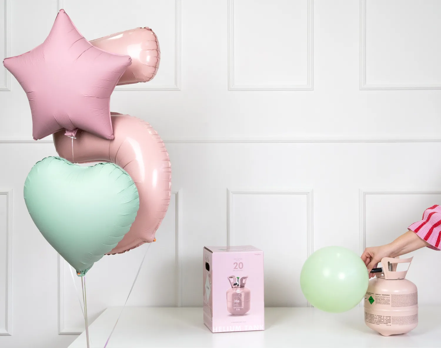 Ilmapallotarvikkeet>PartyDeco sp. z o.o. sp. k., ul. Kolumba 1, 70-035 Szczecin, www.partydeco.com Helium kotipakkaus ilmapallojen täyttöön S