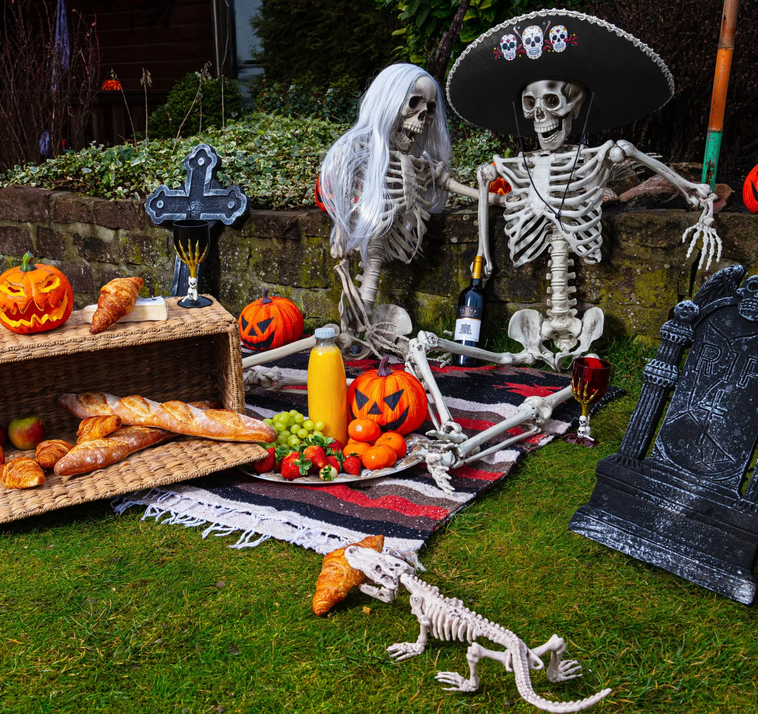Halloween|Lasit Ja Mukit>Boland Party Partners, P. O. Box 518, AK ALPHEN A/D RIJN, https://boland.eu Juomapikari pääkallot värillinen 250 ml 1 kpl/pkt (3 eri värivaihtoehtoa)