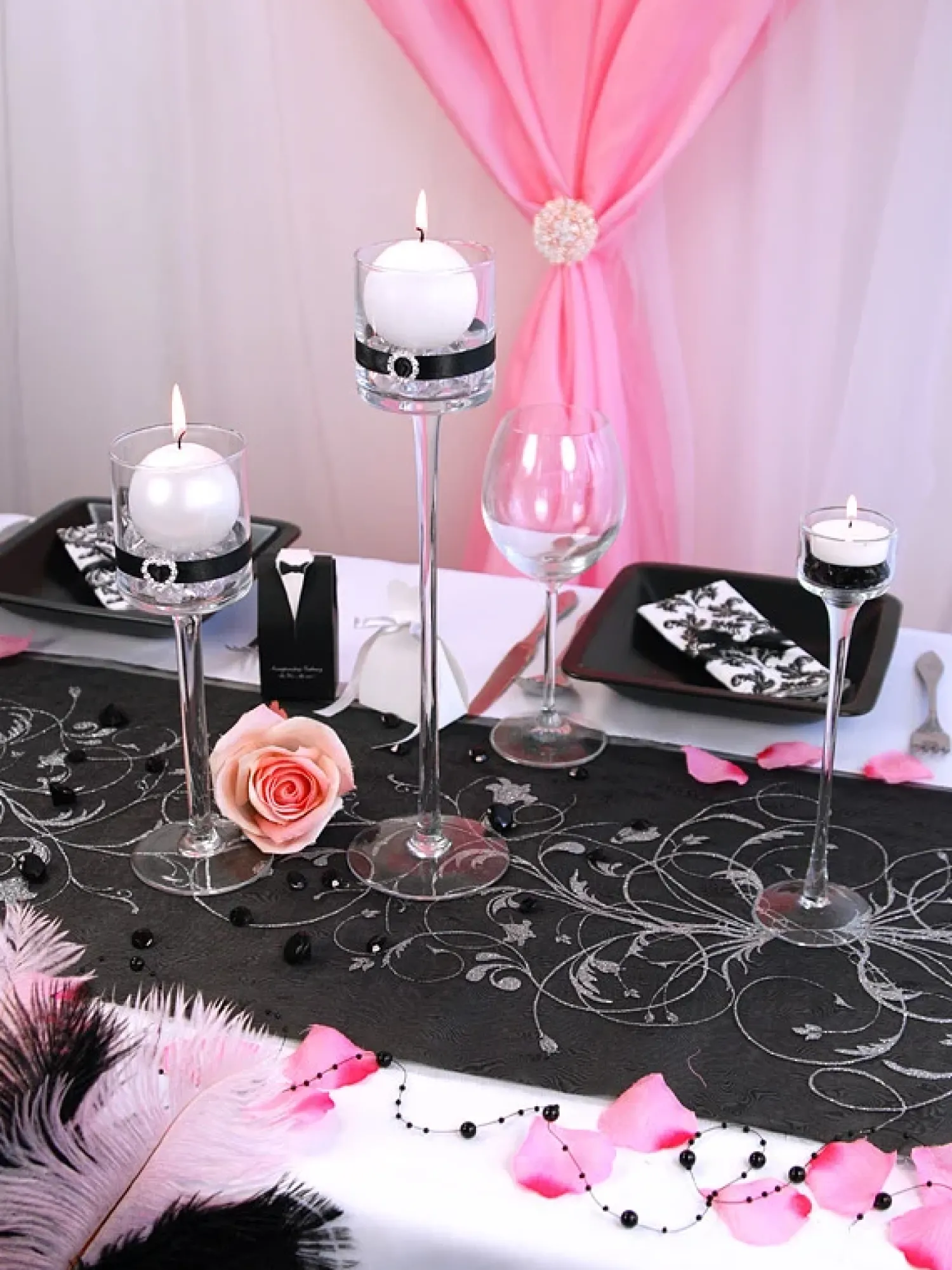 Organzat Ja Tyllit>PartyDeco sp. z o.o. sp. k., ul. Kolumba 1, 70-035 Szczecin, www.partydeco.com Musta organza hopeakuviolla 900 x 36 cm