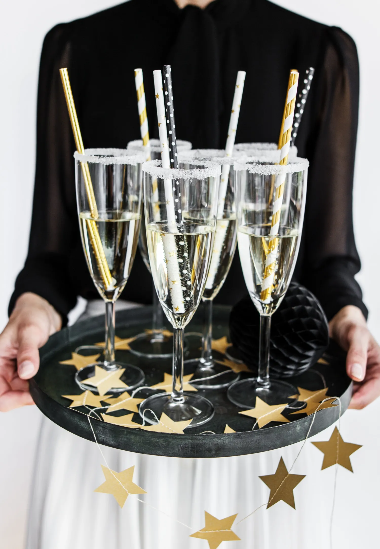 Juomatarvikkeet|Värikattaus>PartyDeco sp. z o.o. sp. k., ul. Kolumba 1, 70-035 Szczecin, www.partydeco.com Pahvijuomapilli valkoiset pilkut 10 kpl/pkt