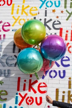 Erikoisfoliopallot>Anagram International Inc, 7700 Anagram Drive, MN 55344-7307, USA, http://www.anagramballoons.com/ Sateenkaaripallokas sininen/vihreä 40 cm 3D muotofoliopallo