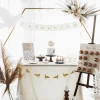 Muut Koristeet Ja Rekvisiitat>PartyDeco sp. z o.o. sp. k., ul. Kolumba 1, 70-035 Szczecin, www.partydeco.com Somistuskehys kullanvärinen 2 m