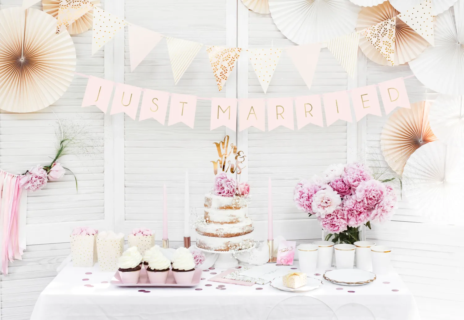 Muut Ripustettavat Koristeet|Viiri- Ja Kirjainnauhat>PartyDeco sp. z o.o. sp. k., ul. Kolumba 1, 70-035 Szczecin, www.partydeco.com Viirinauha koristeellinen